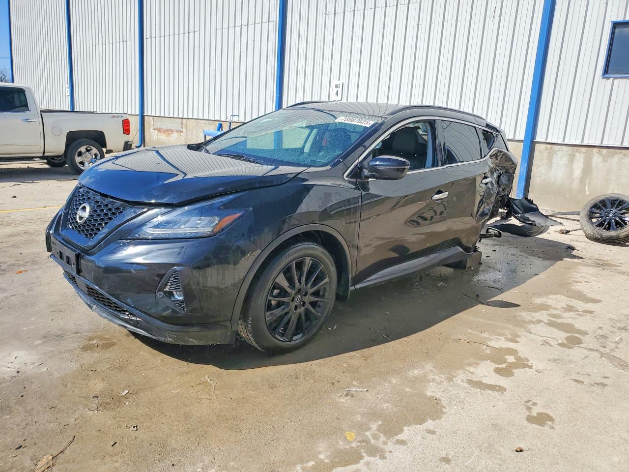 Salvage Nissan Murano Image