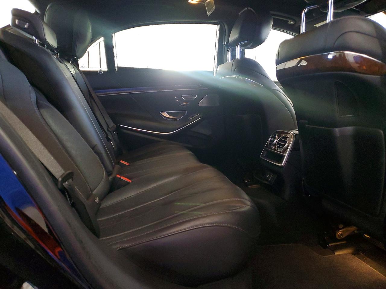 Mercedes-Benz S-Class 560 4matic