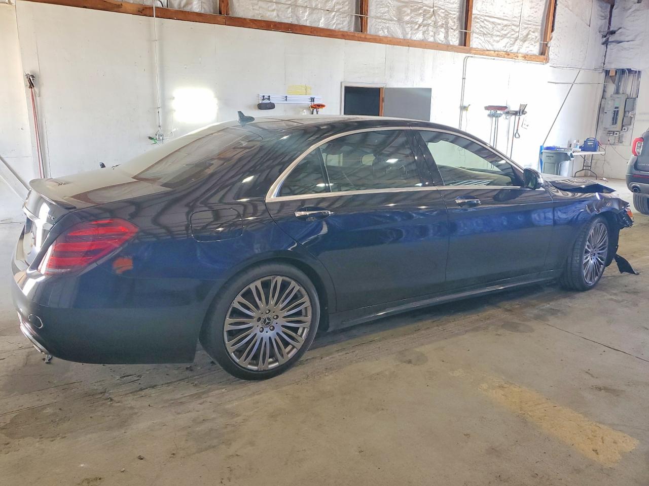 Mercedes-Benz S-Class 560 4matic