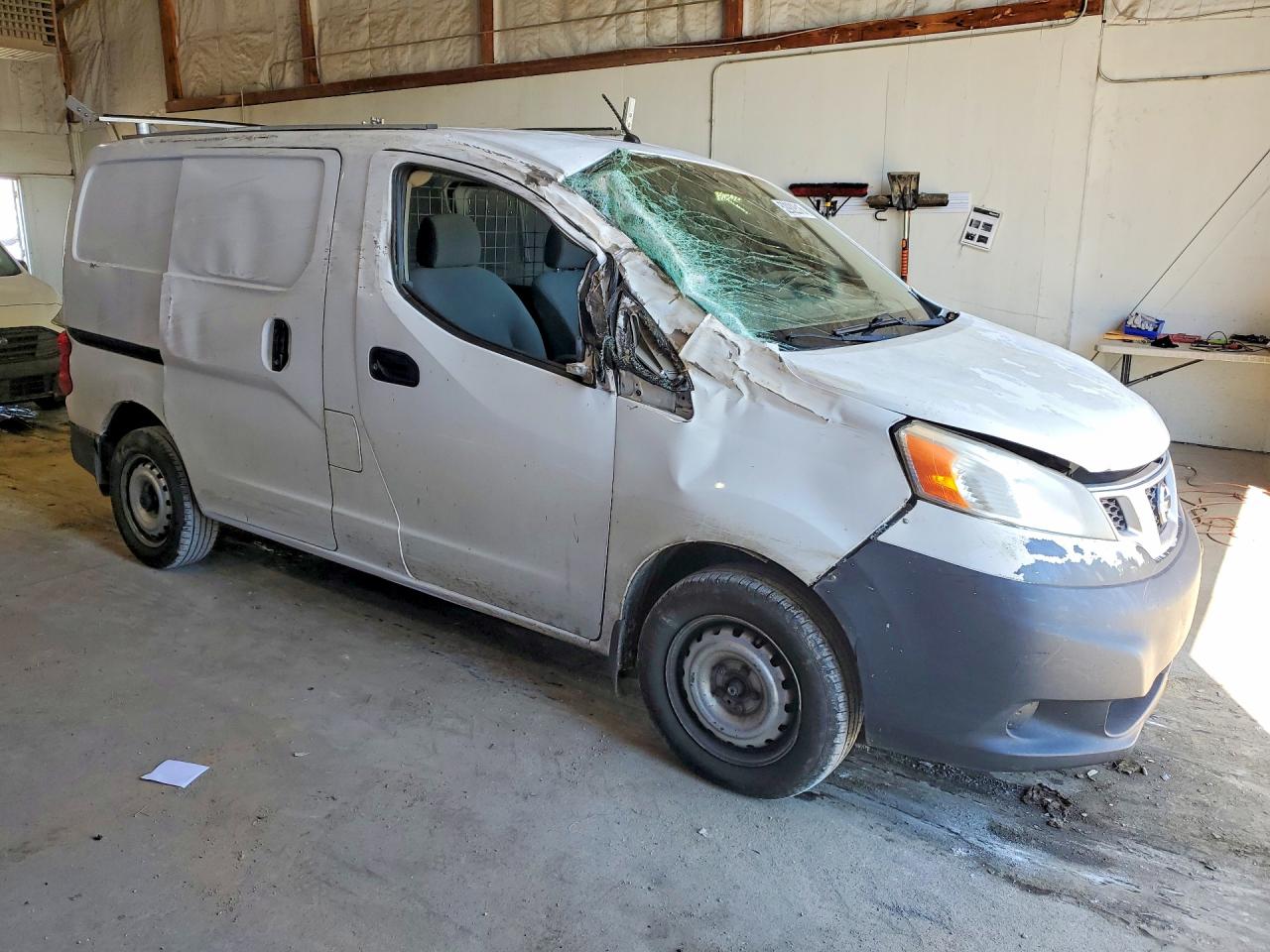 Nissan Nv