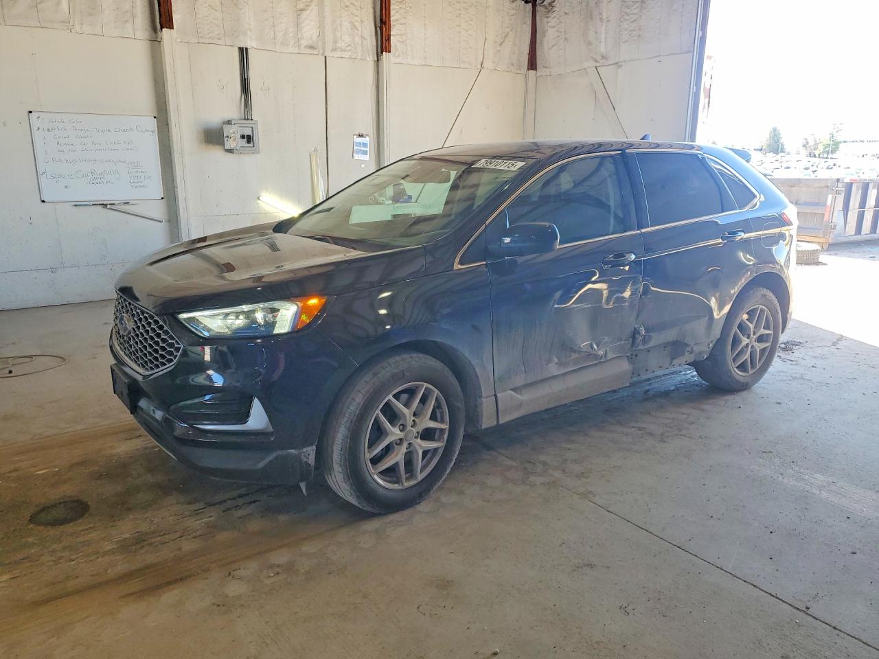 Salvage Ford Edge Image