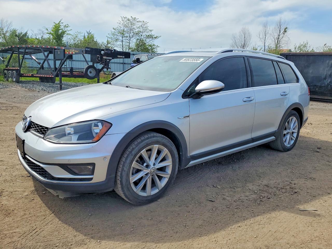 Salvage Volkswagen Golf Image