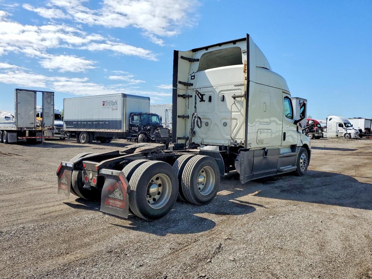 Freightliner Cascadia 126
