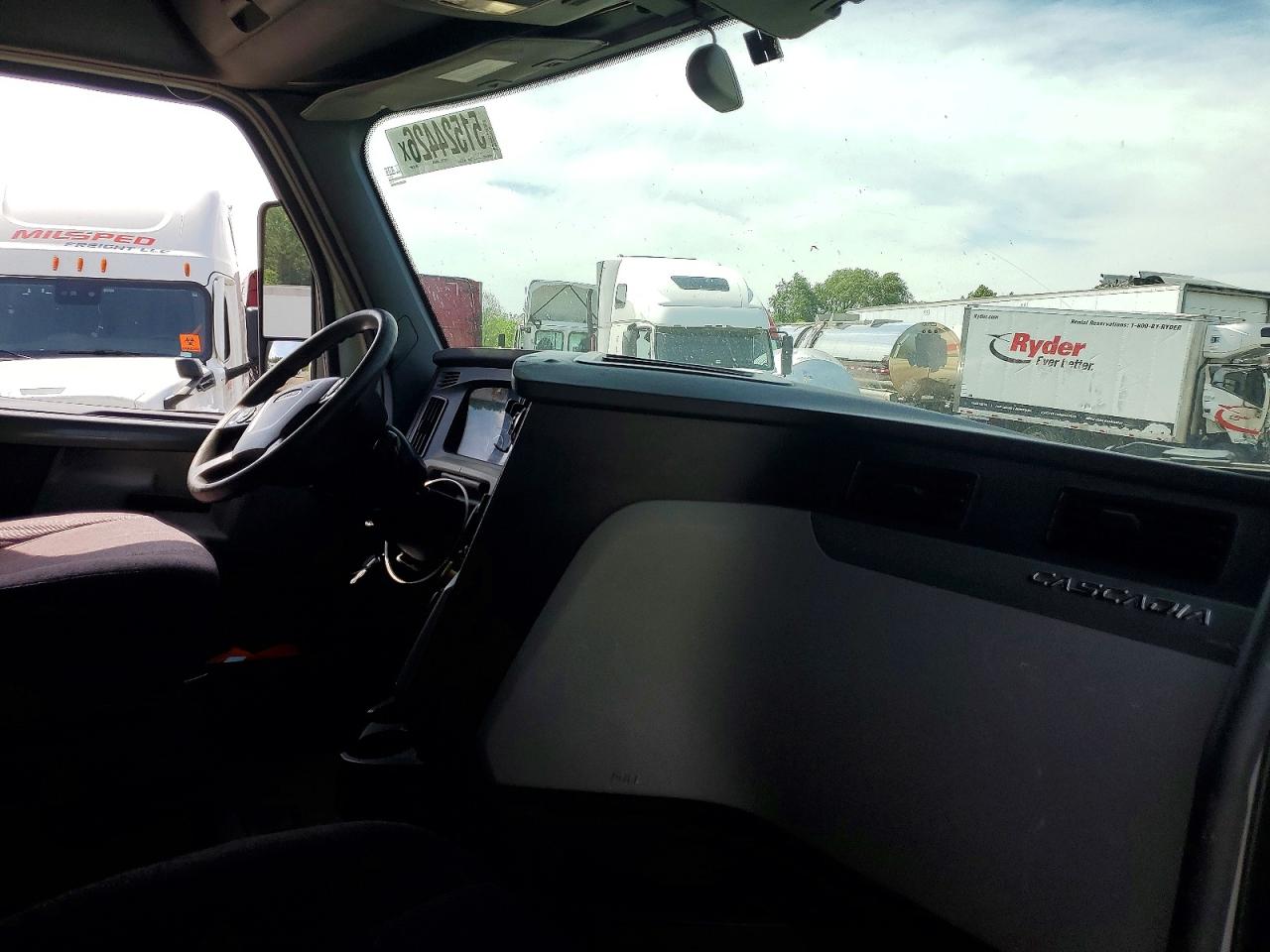 Freightliner Cascadia 126