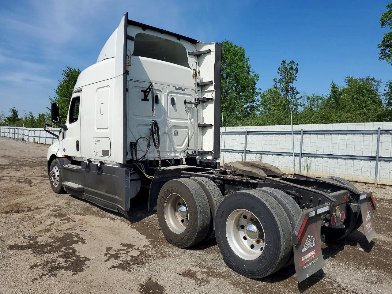 Freightliner Cascadia 126
