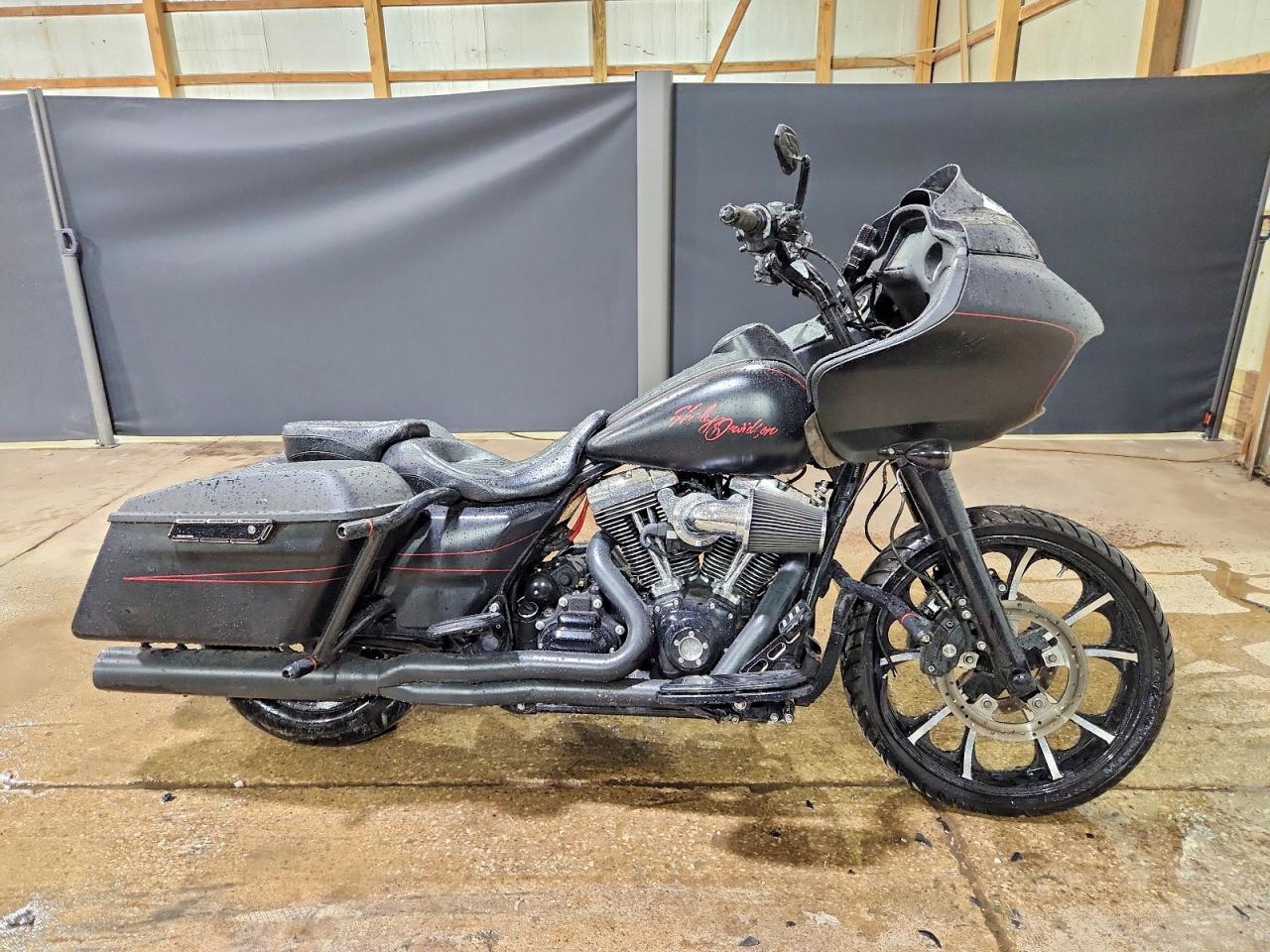 Salvage Harley-Davidson Fl Image
