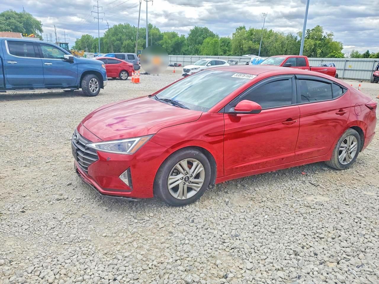 Salvage Hyundai ELANTRA Image