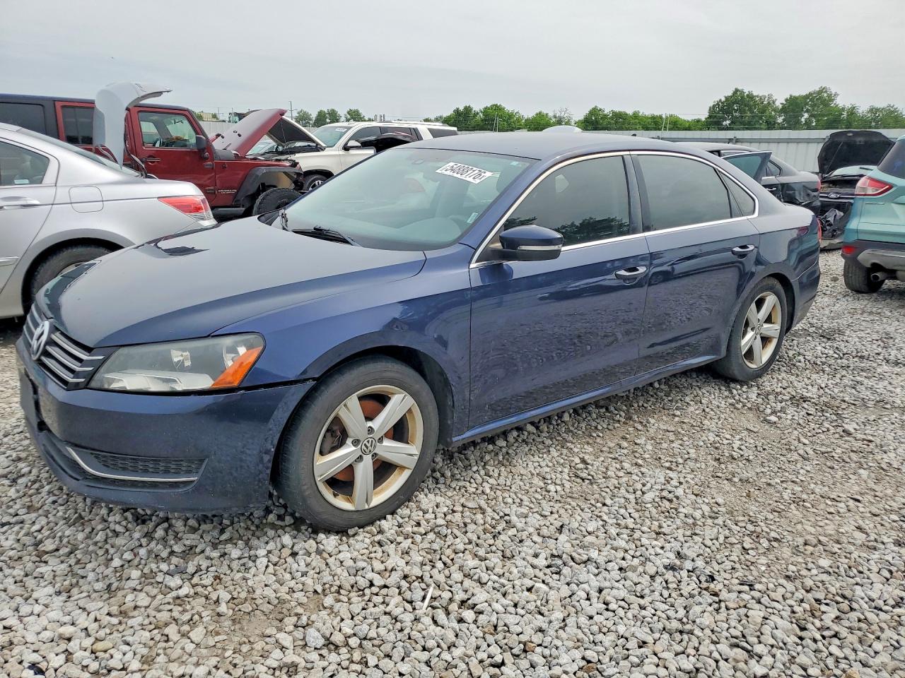 Salvage Volkswagen Passat Image