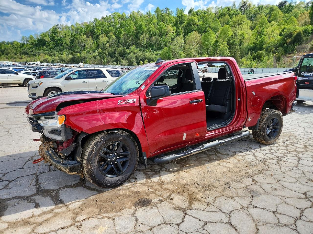 Salvage Chevrolet Silverado Image