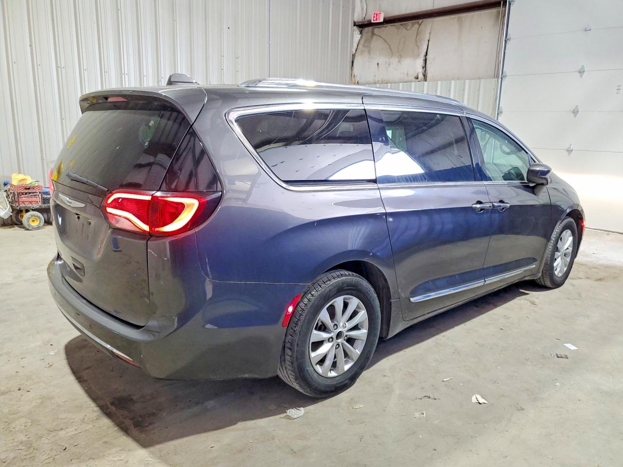 Chrysler Pacifica Touring L