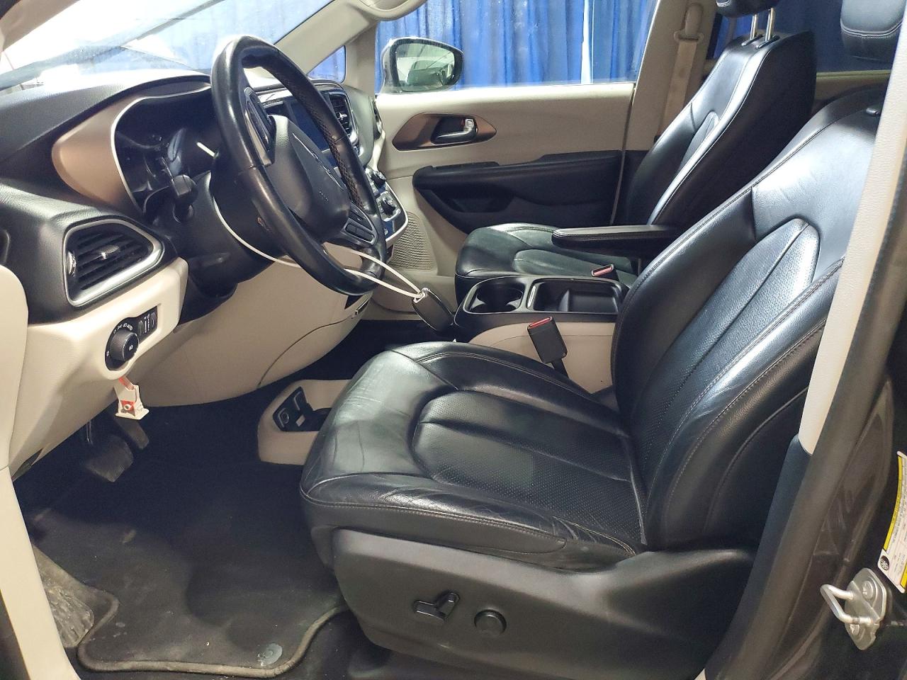 Chrysler Pacifica Touring L