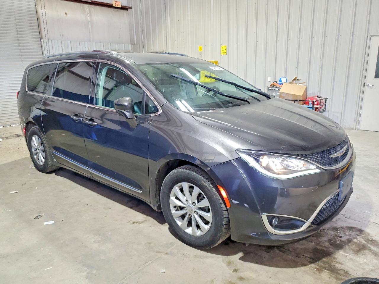 Chrysler Pacifica Touring L
