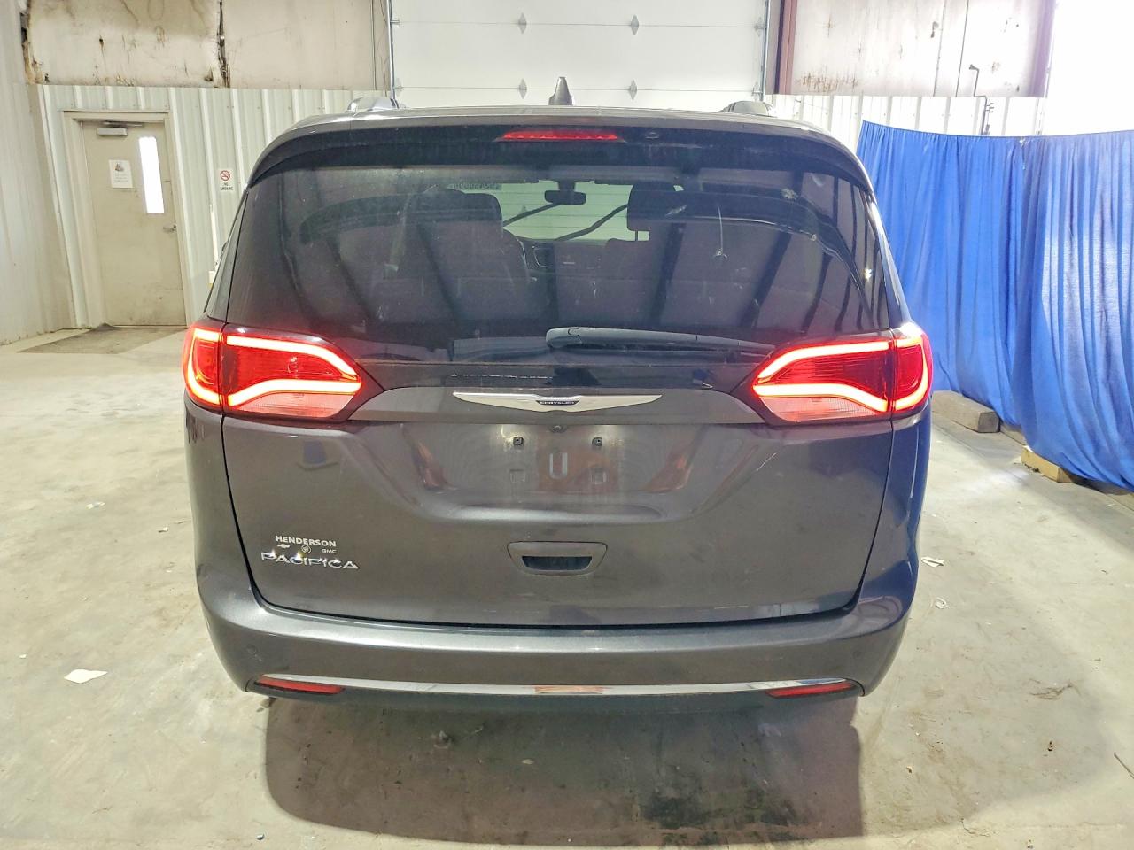 Chrysler Pacifica Touring L