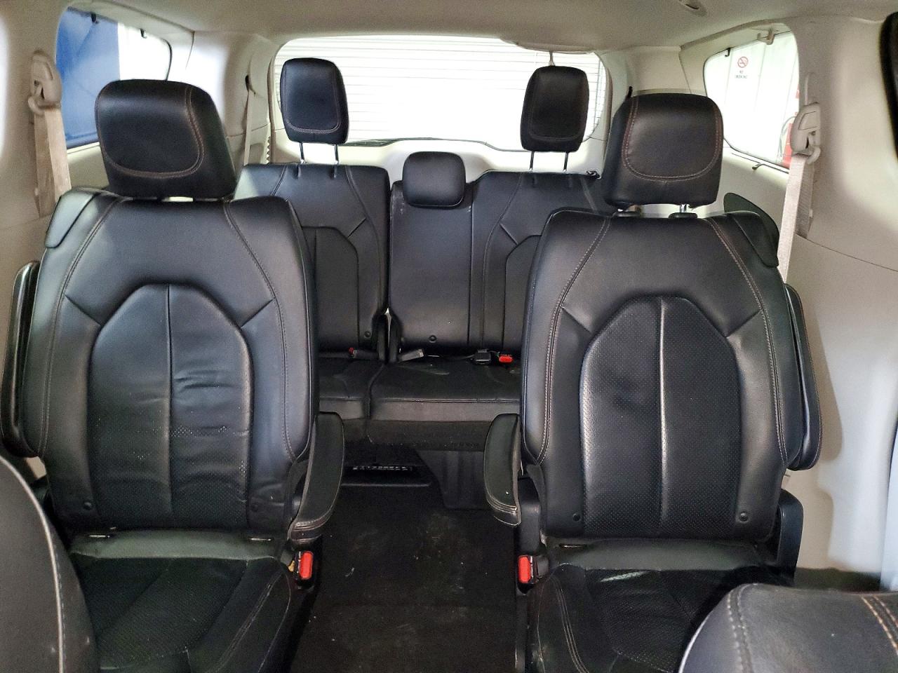 Chrysler Pacifica Touring L