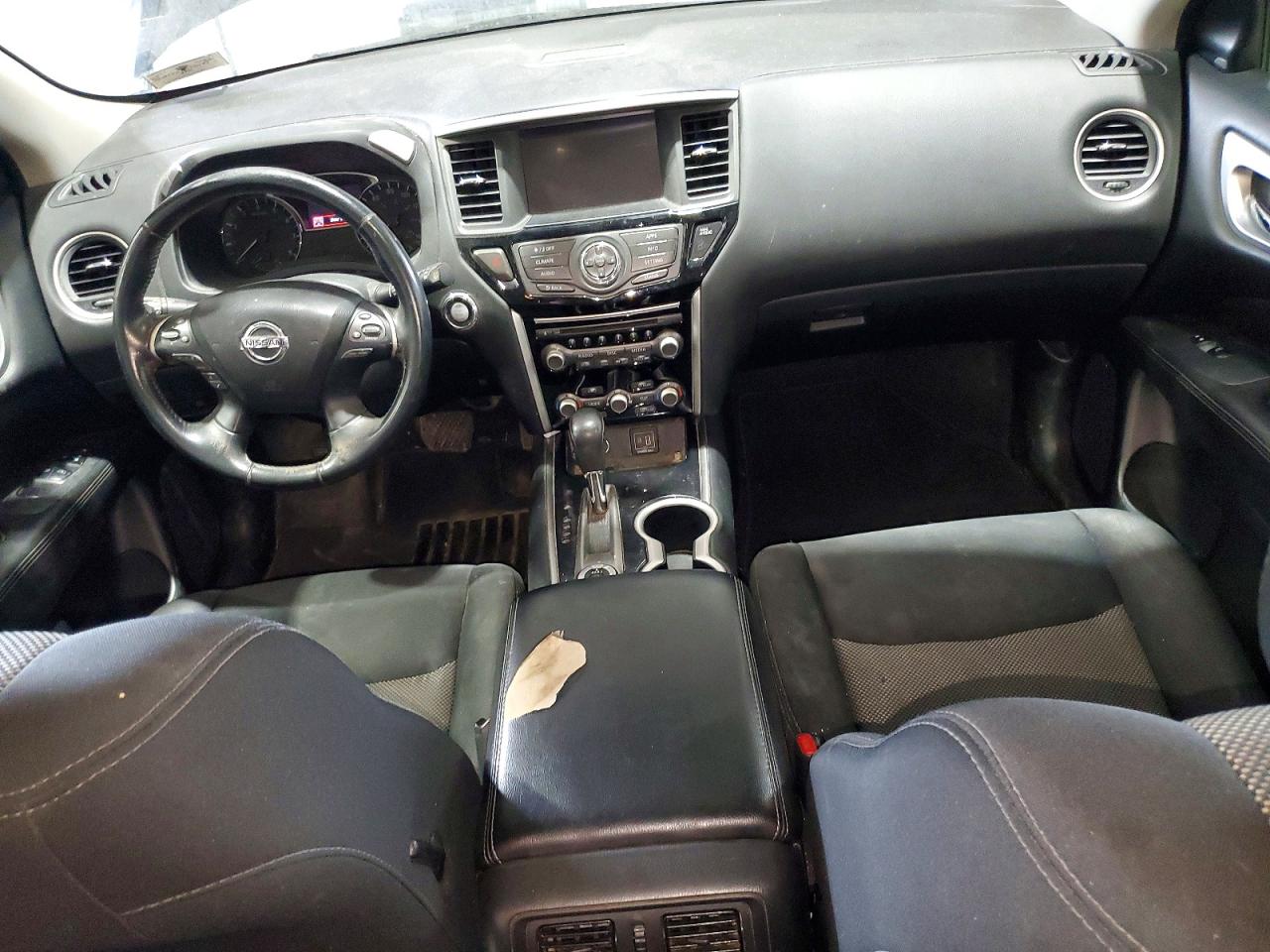 Nissan Pathfinder Sv