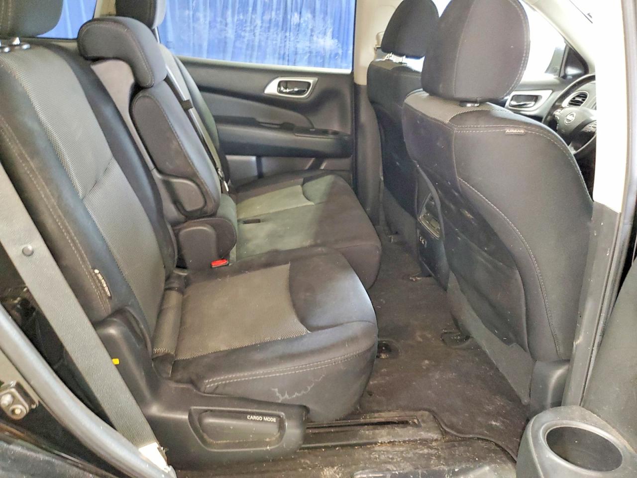 Nissan Pathfinder Sv