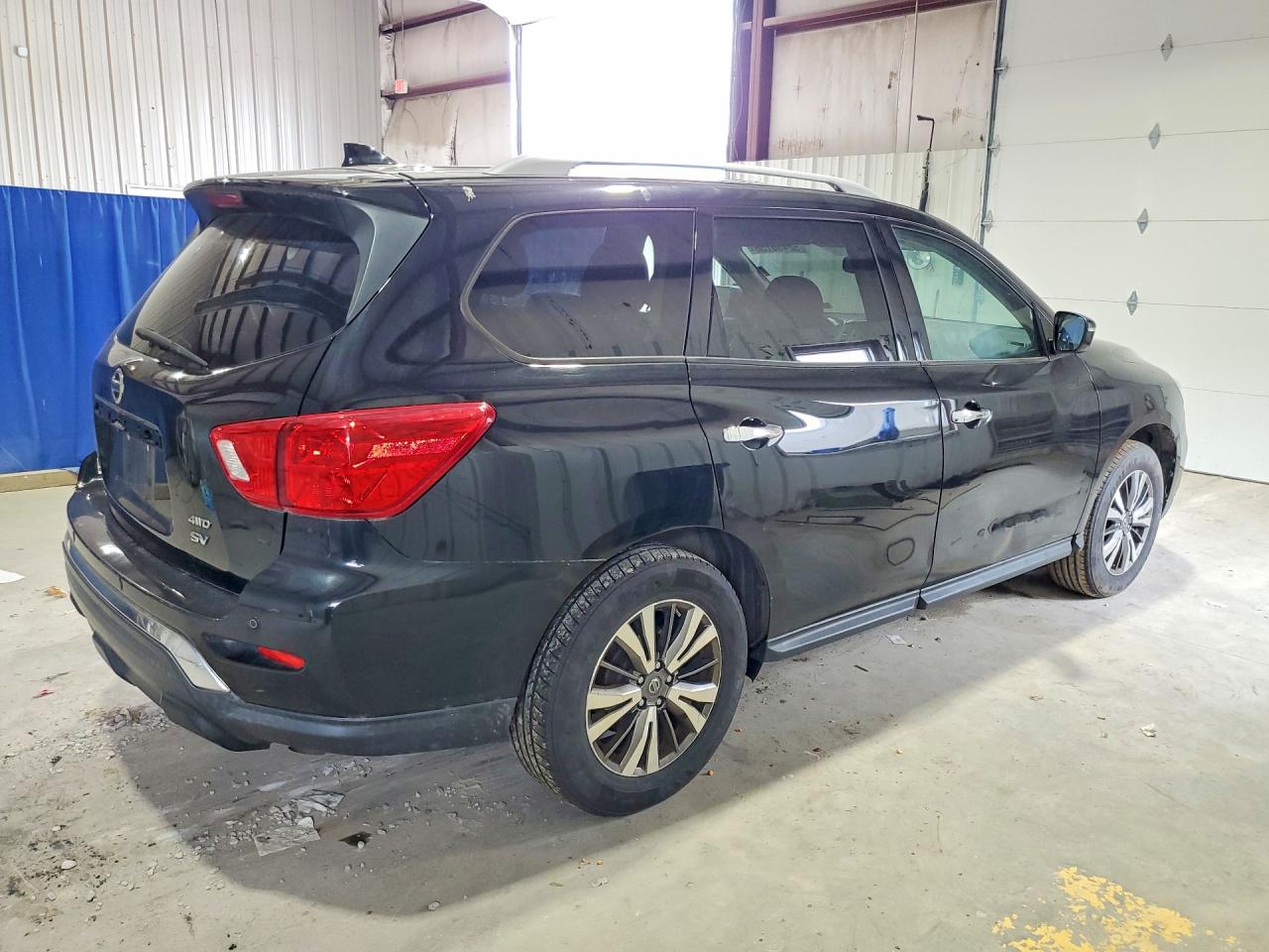 Nissan Pathfinder Sv