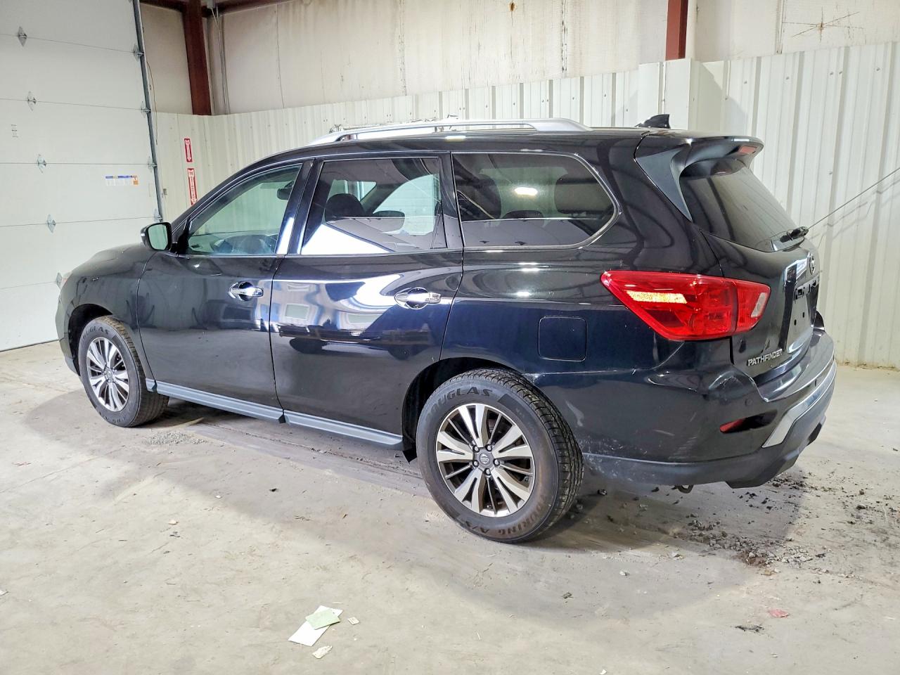 Nissan Pathfinder Sv