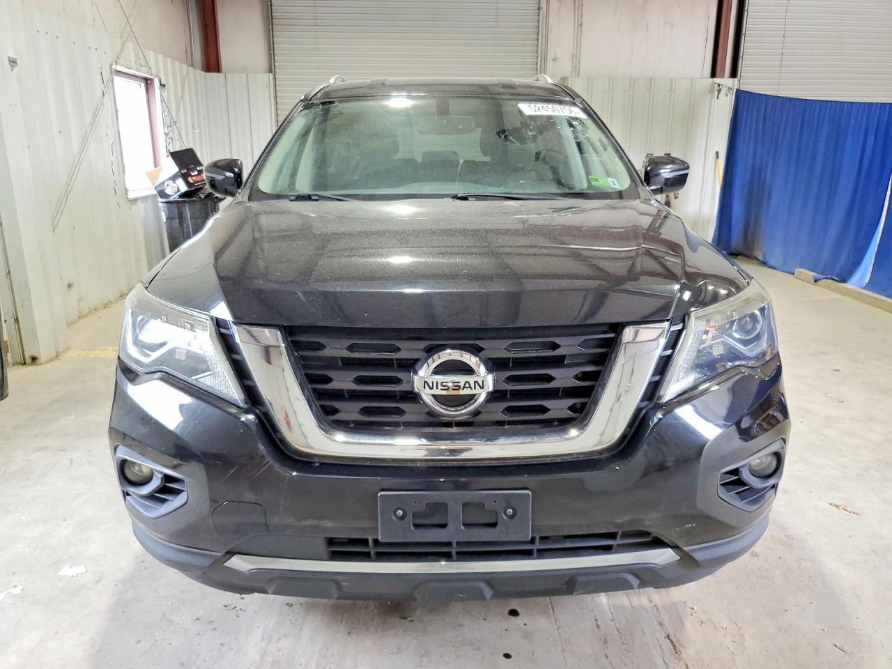 Nissan Pathfinder Sv