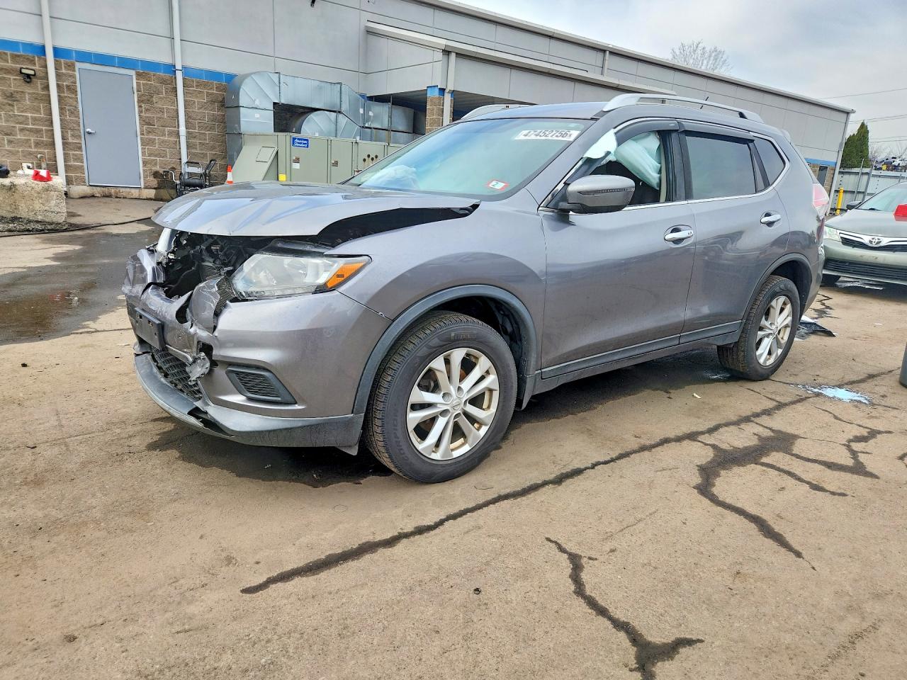 Salvage Nissan Rogue Image