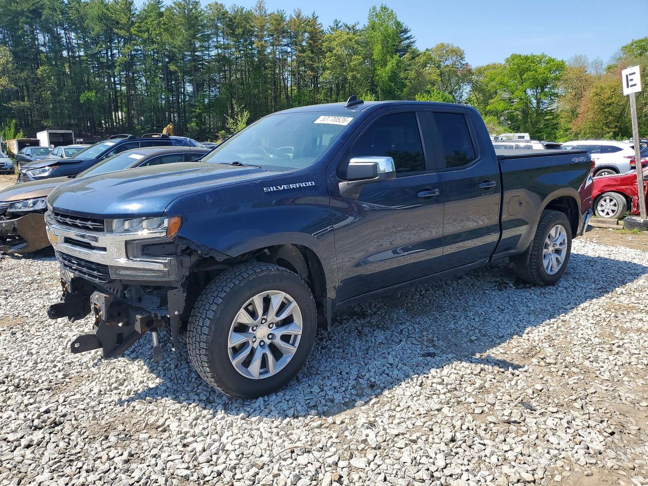 Salvage Chevrolet Silverado Image