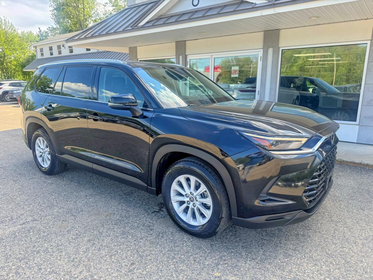 Salvage Toyota Grand Highlander Image