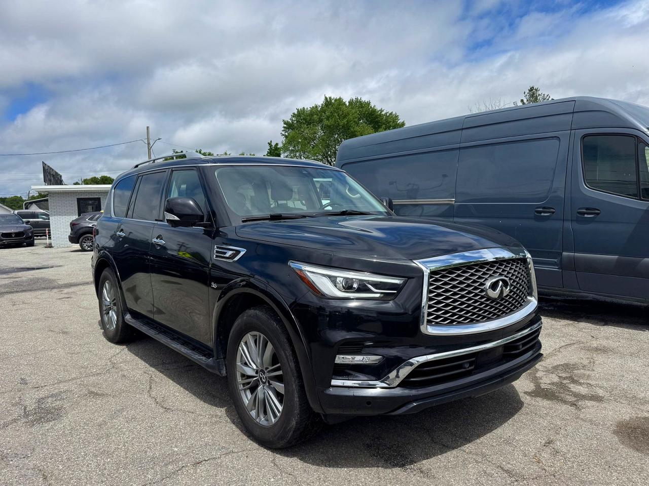 Salvage INFINITI Qx Image