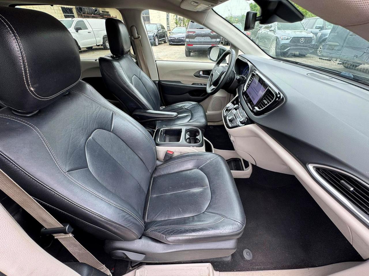 Chrysler Pacifica Touring L