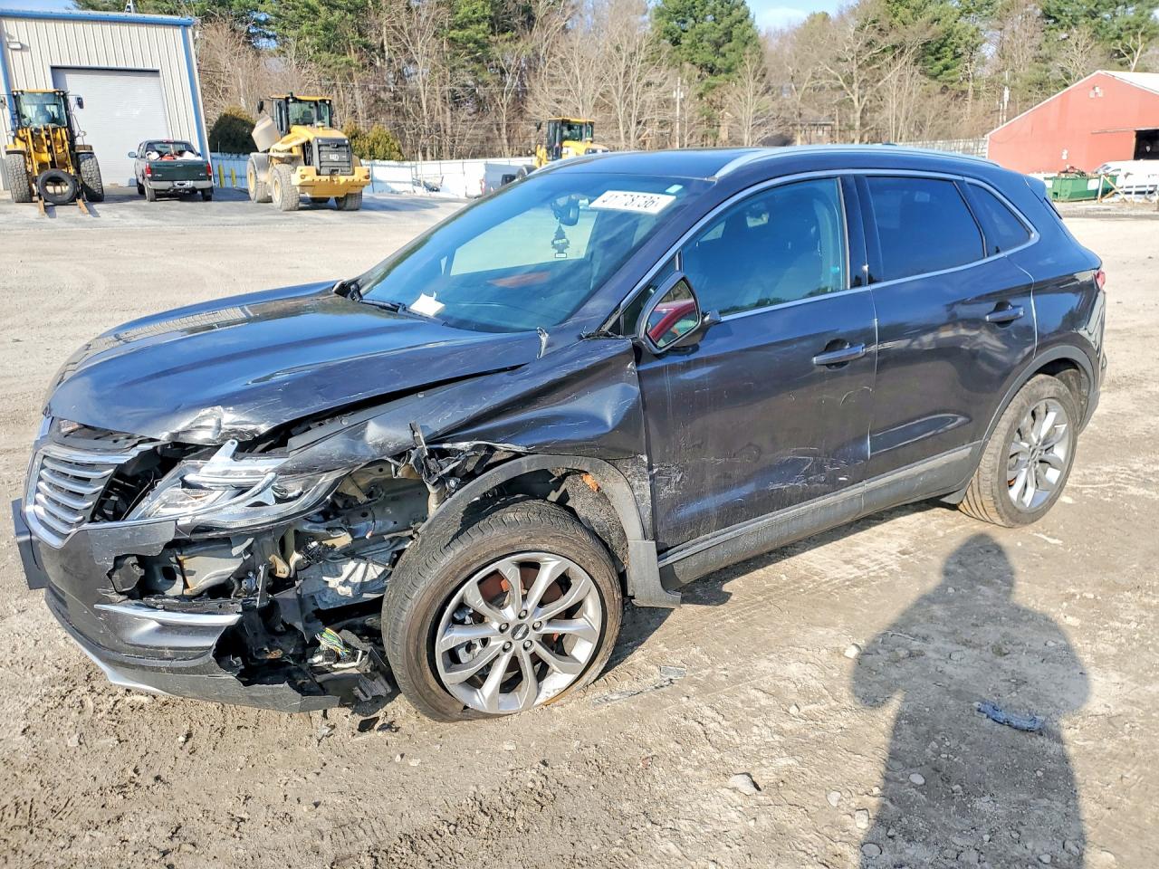 Salvage Lincoln MKC Image