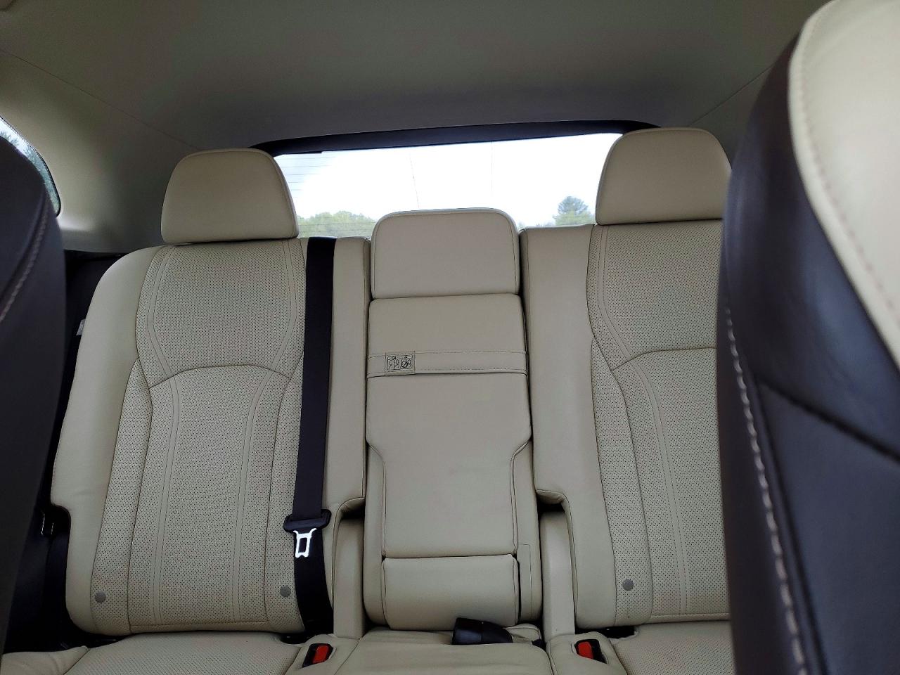 Lexus RX Base