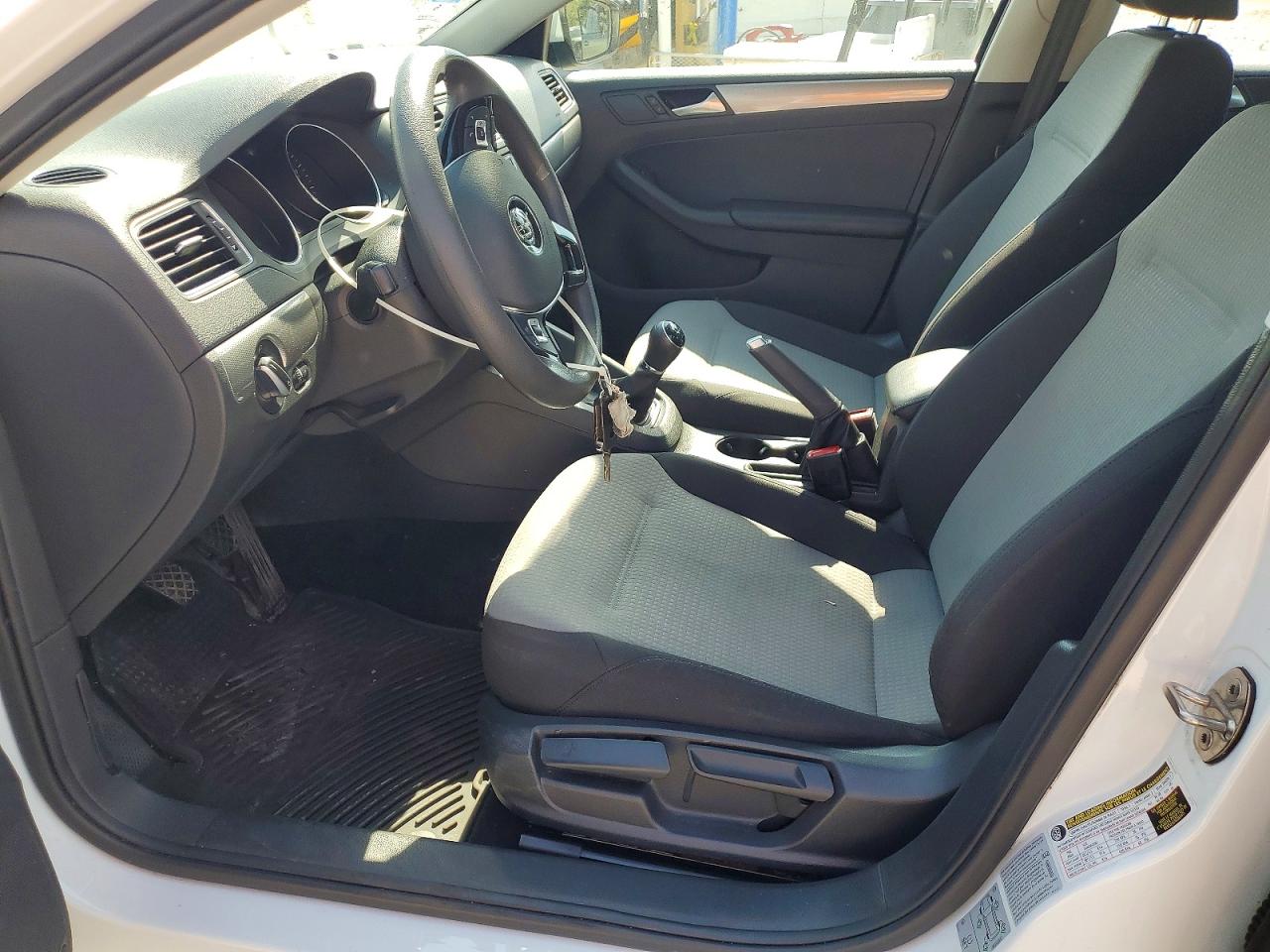 Volkswagen Jetta S