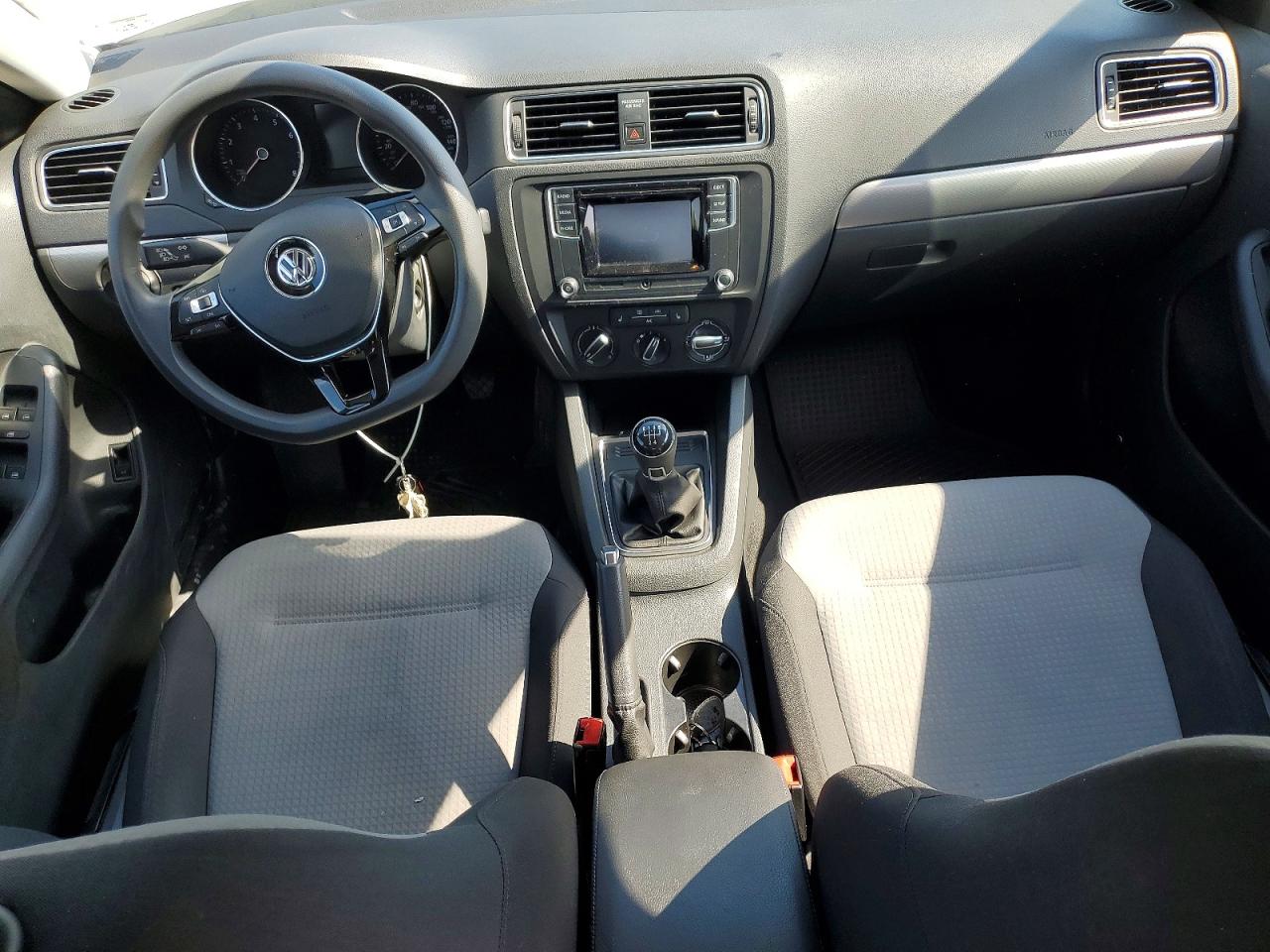 Volkswagen Jetta S