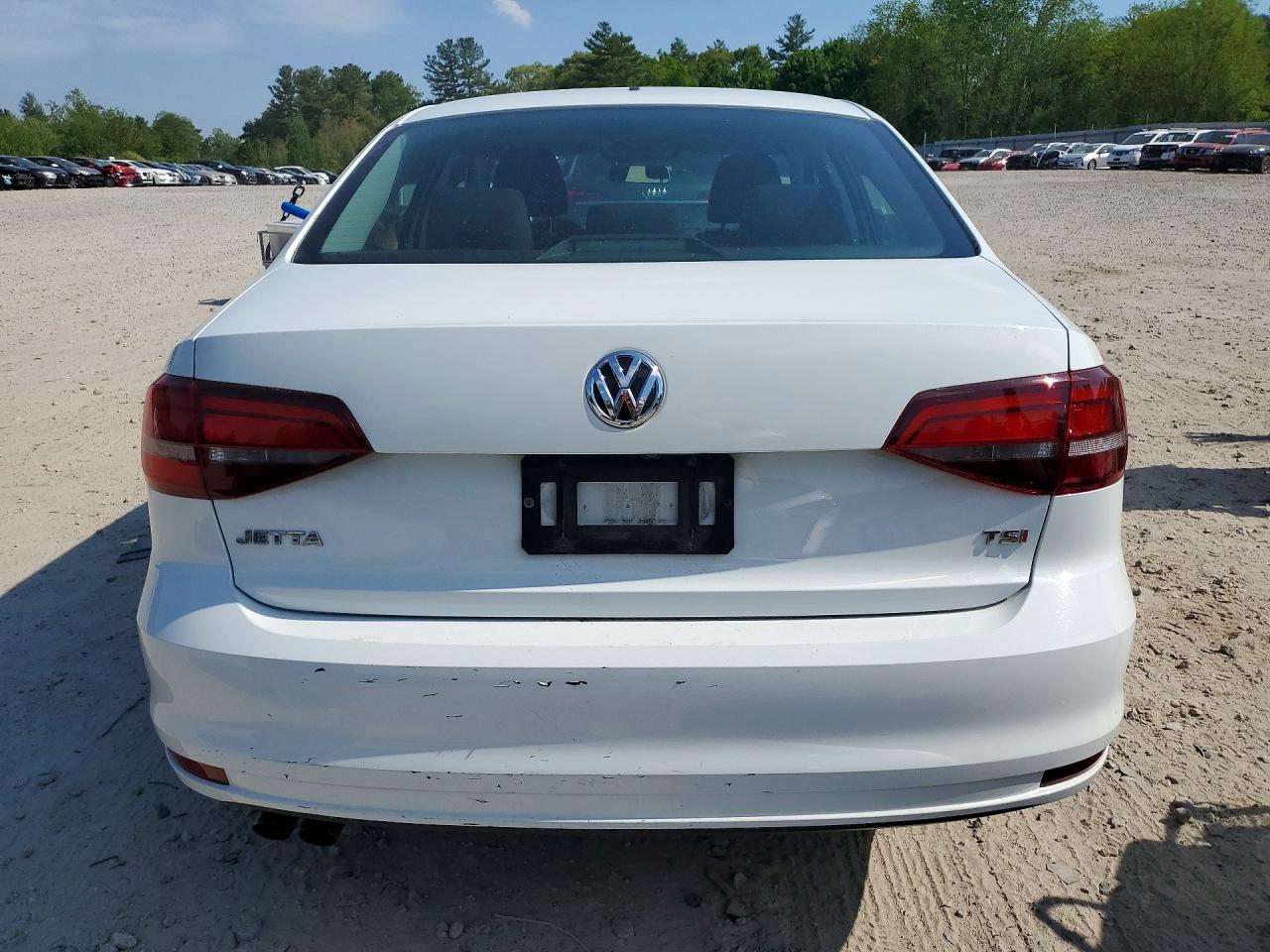 Volkswagen Jetta S