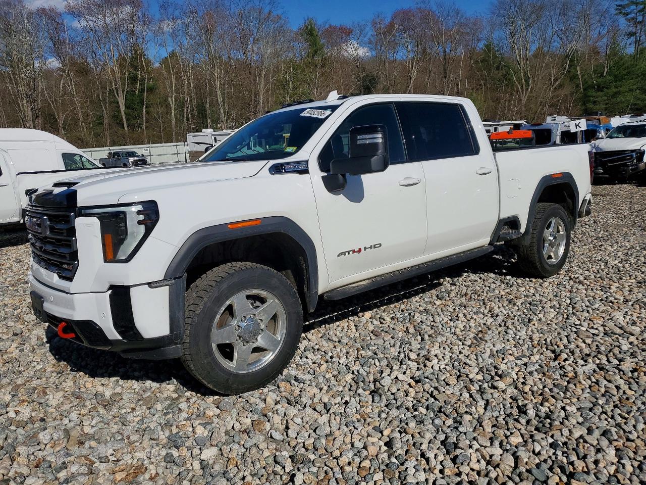 Salvage GMC Sierra Image