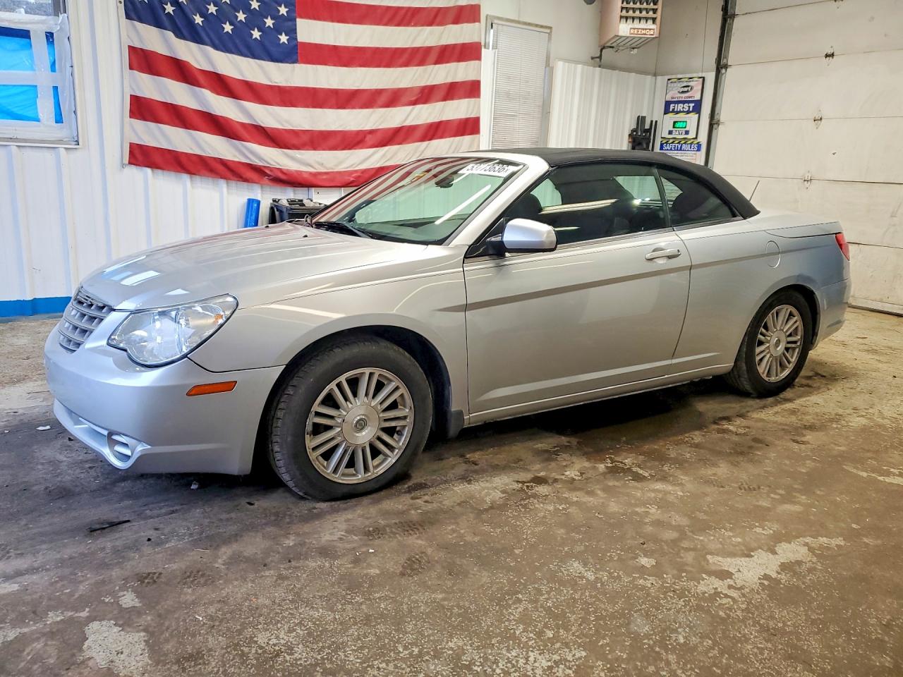 Salvage Chrysler Sebring Image