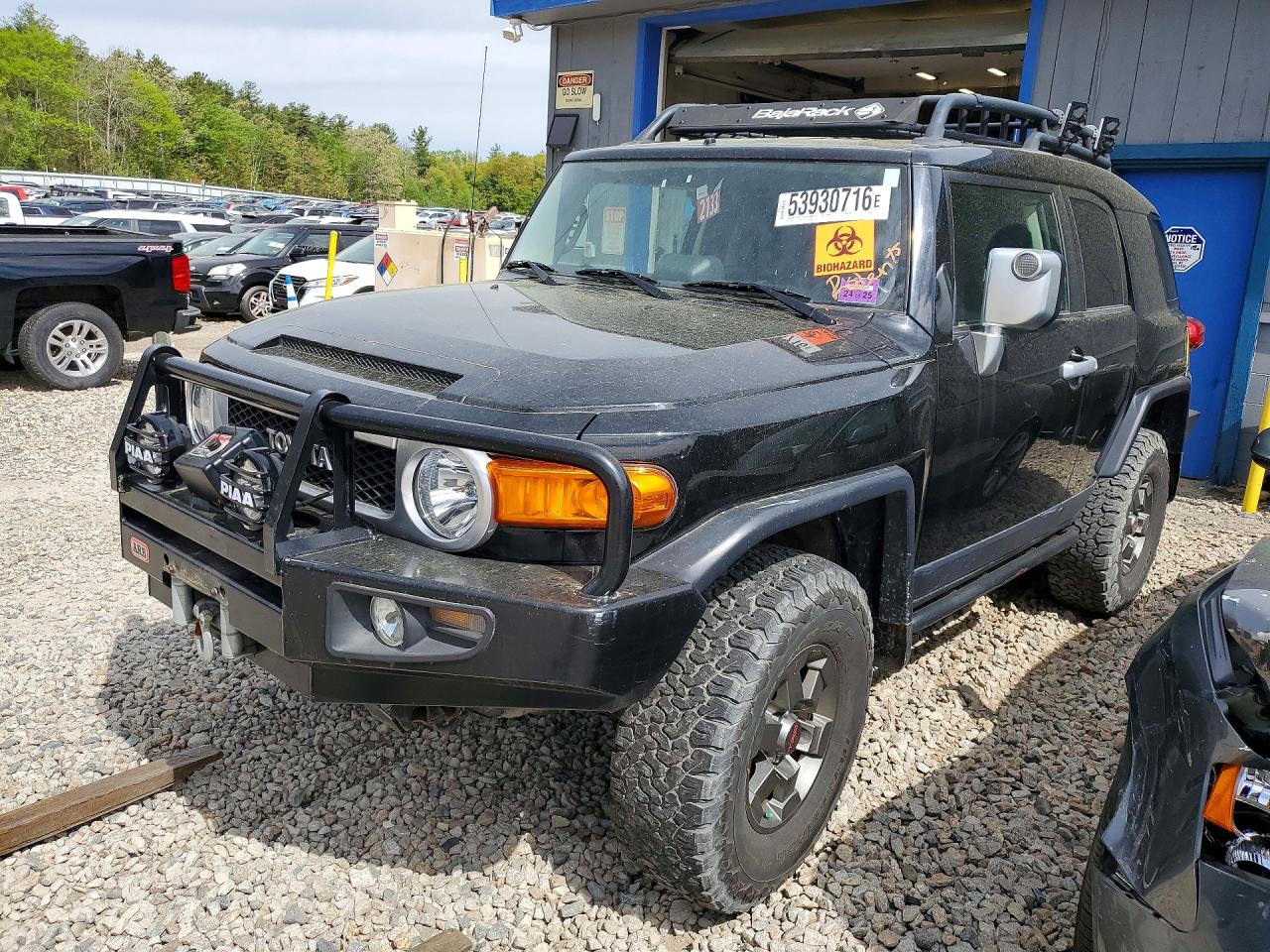 Salvage Toyota FJ Cruiser Image