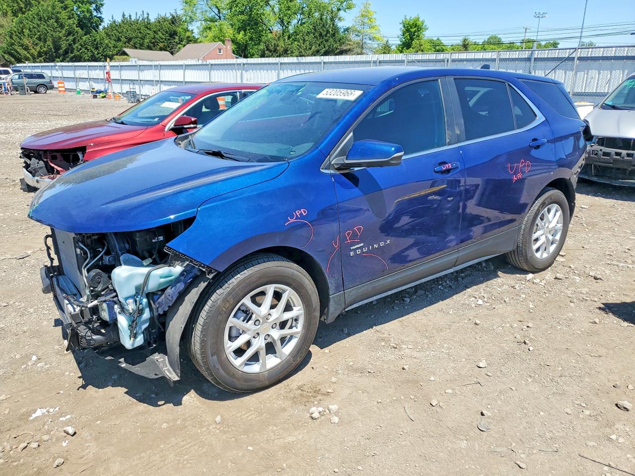 Salvage Chevrolet Equinox Image