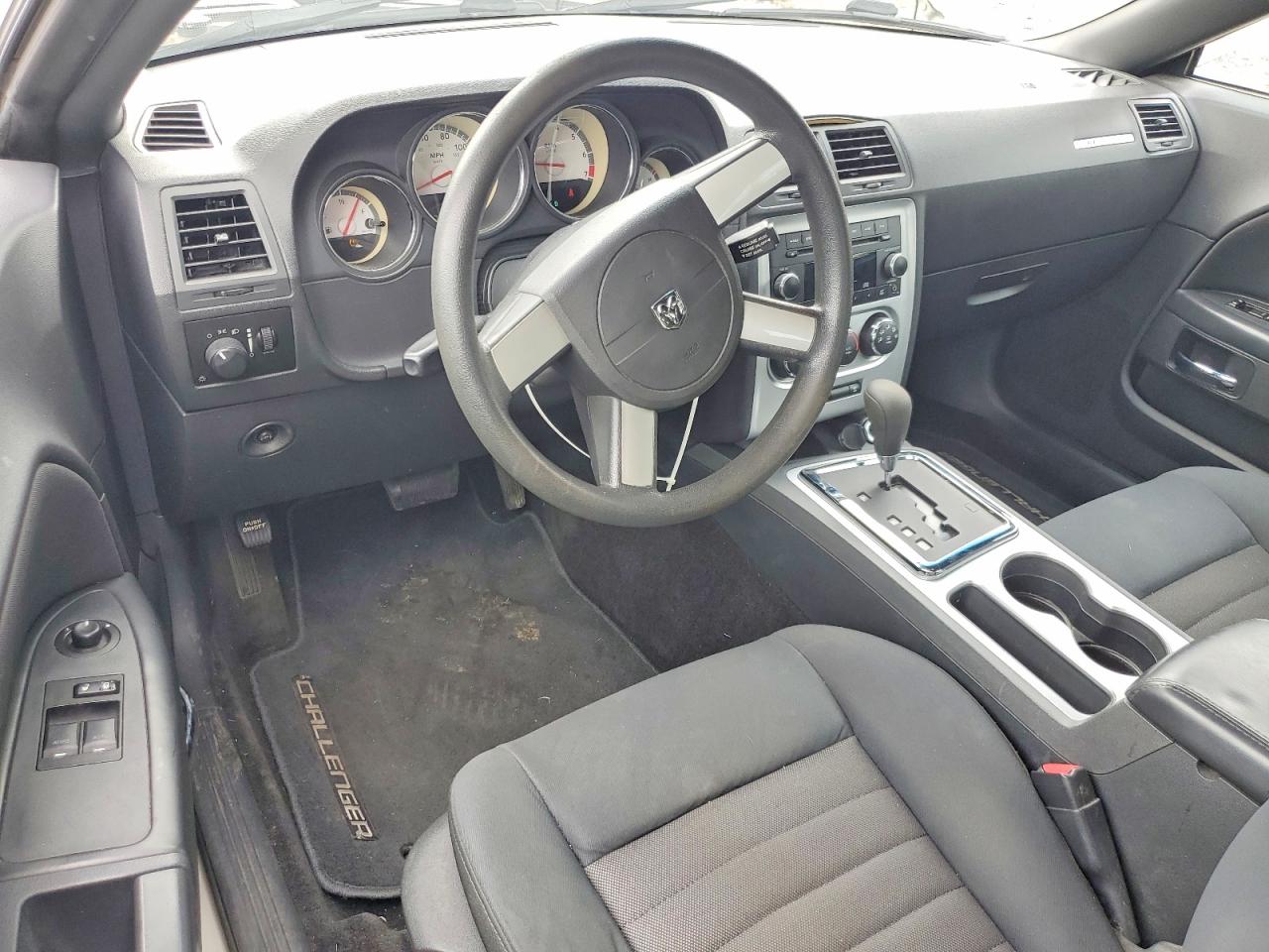 Dodge Challenger Se