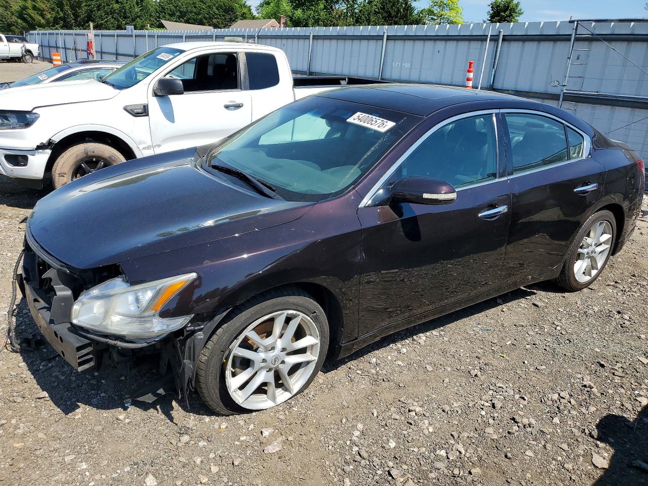 Salvage Nissan Maxima Image