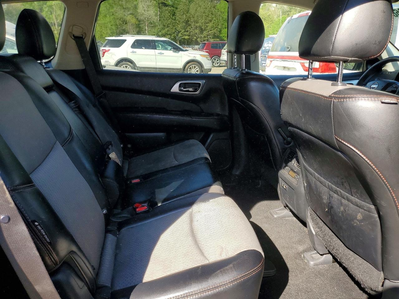Nissan Pathfinder Sv