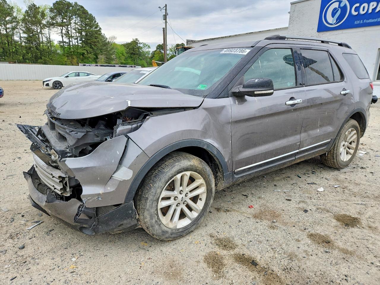 Salvage Ford Explorer Image