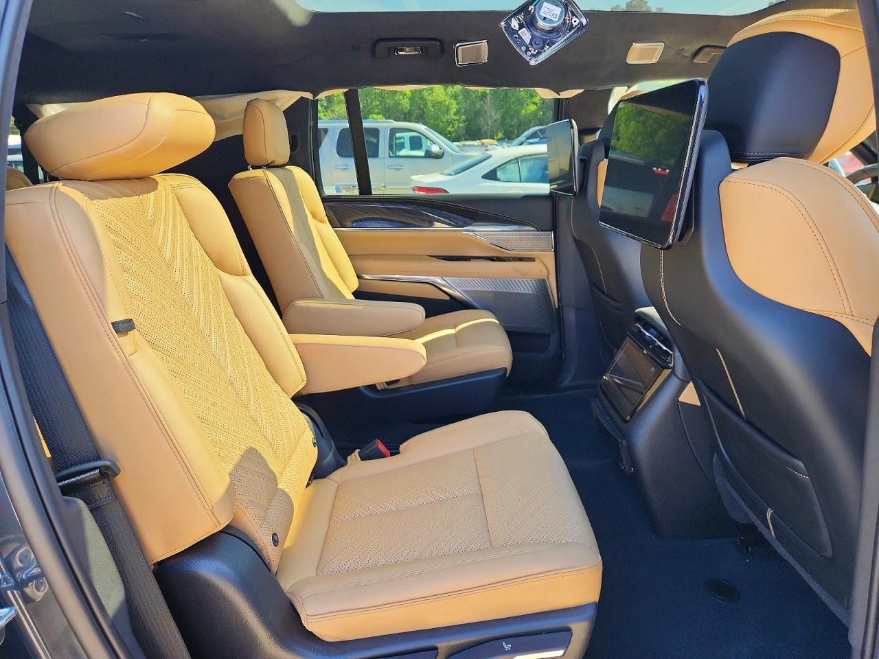Cadillac Escalade L Sport-2