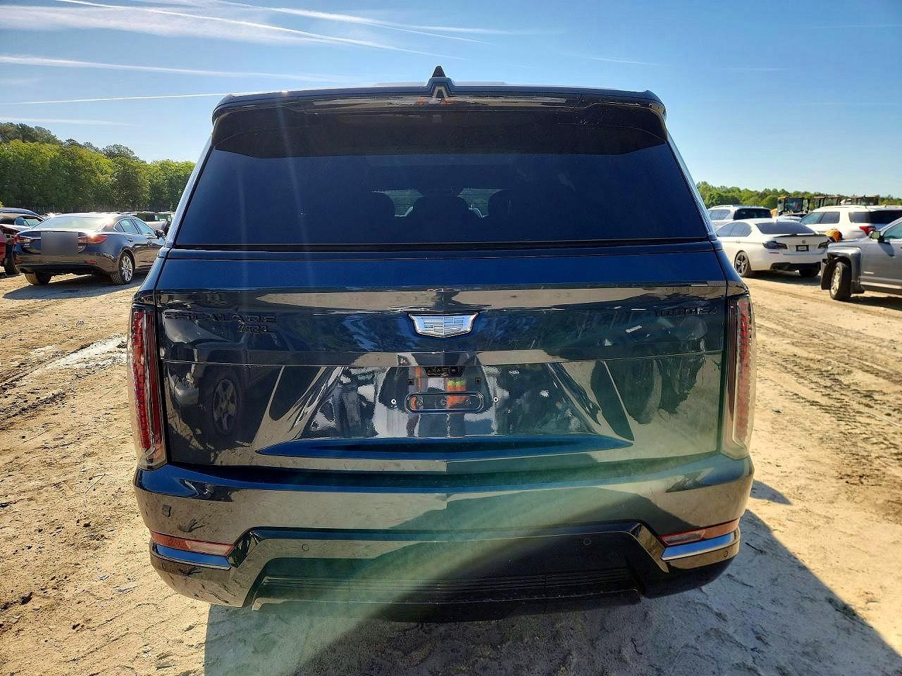 Cadillac Escalade L Sport-2