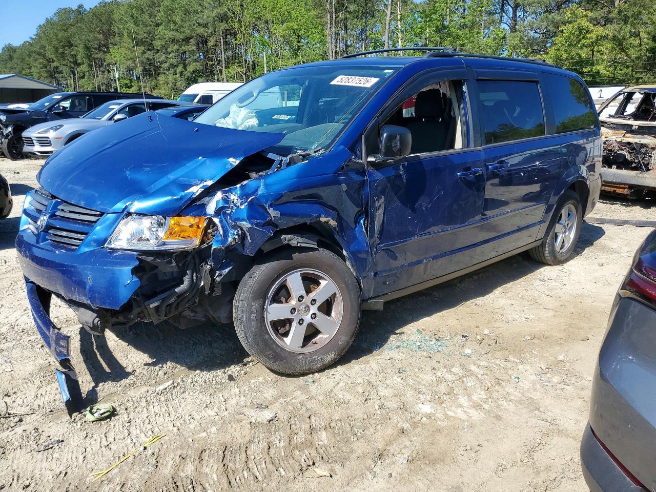 Salvage Dodge Caravan Image
