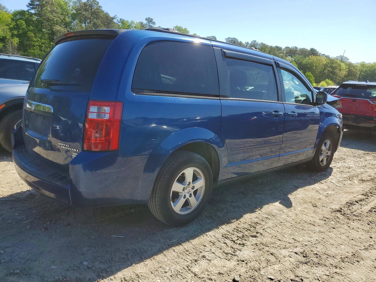 Dodge Caravan Hero
