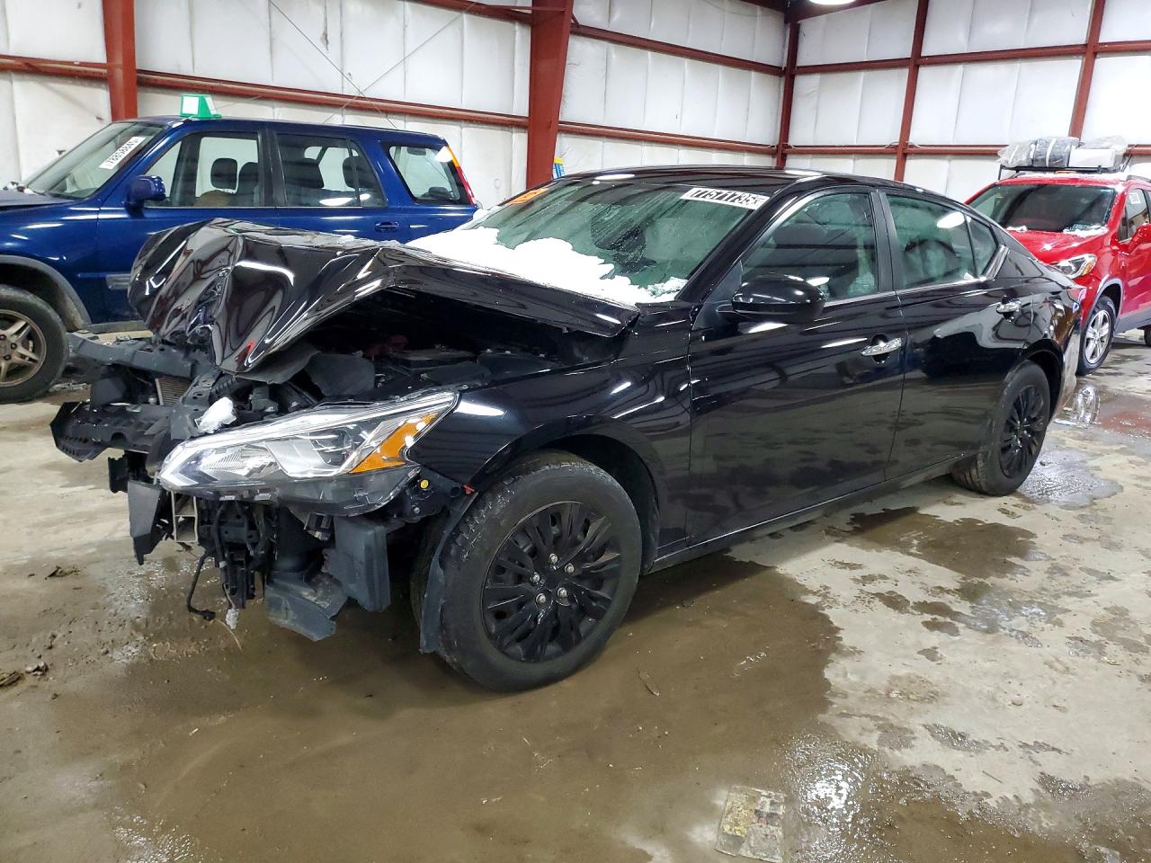 Salvage Nissan Altima Image