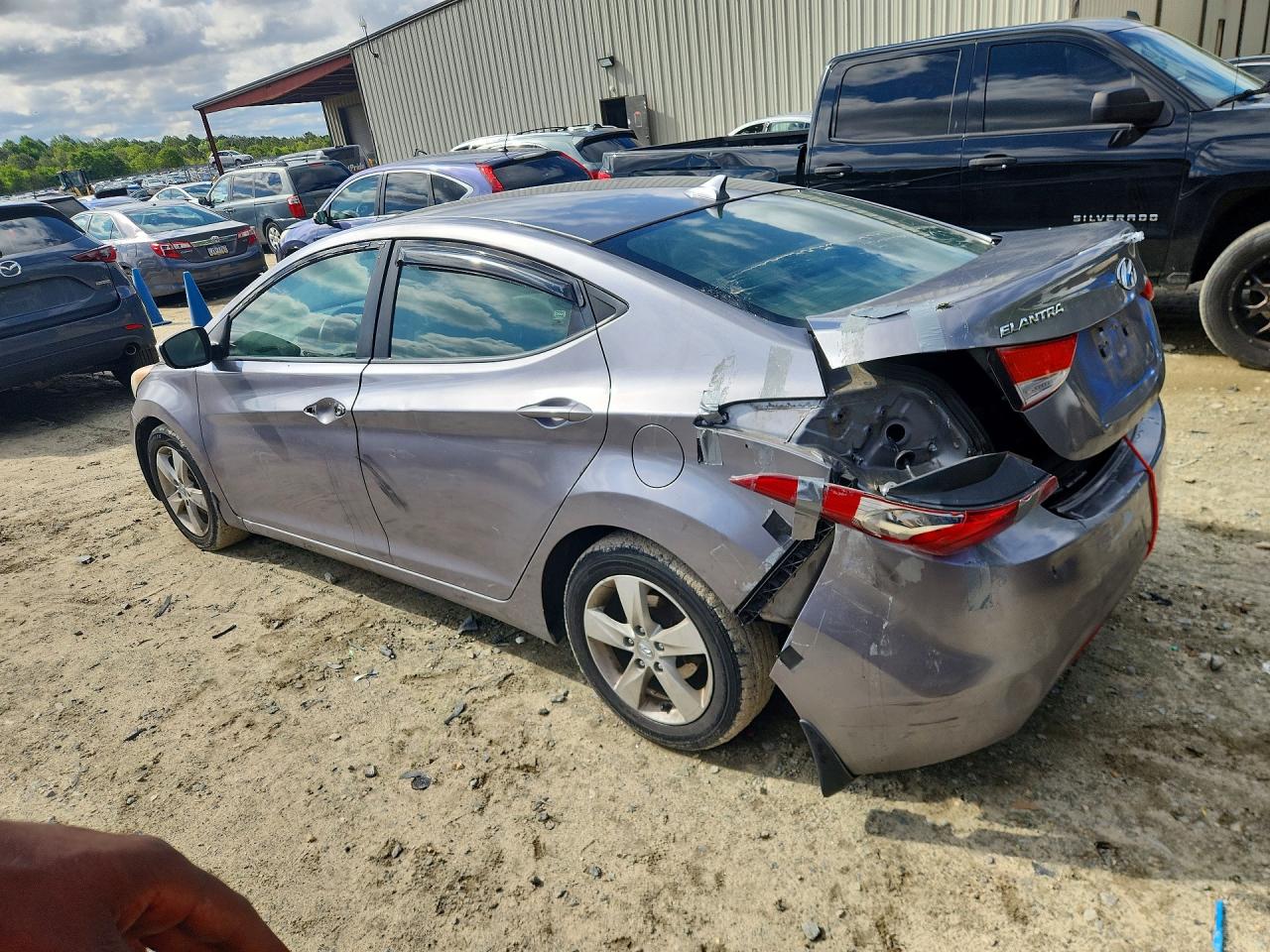 Hyundai ELANTRA