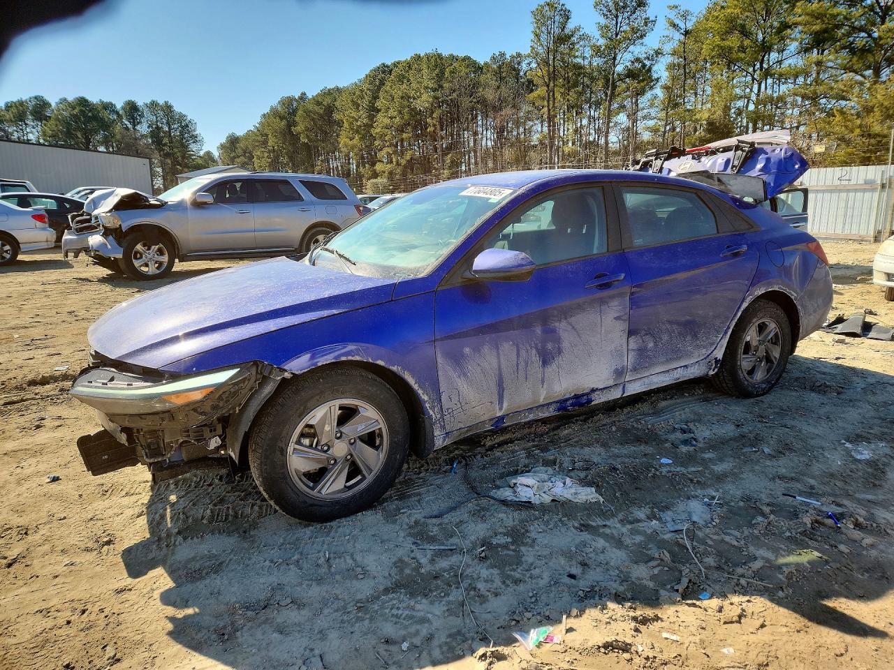 Salvage Hyundai ELANTRA Image