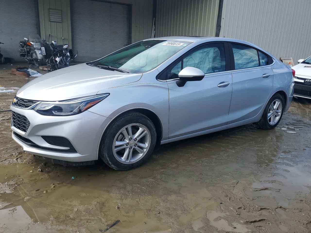 Salvage Chevrolet Cruze Image