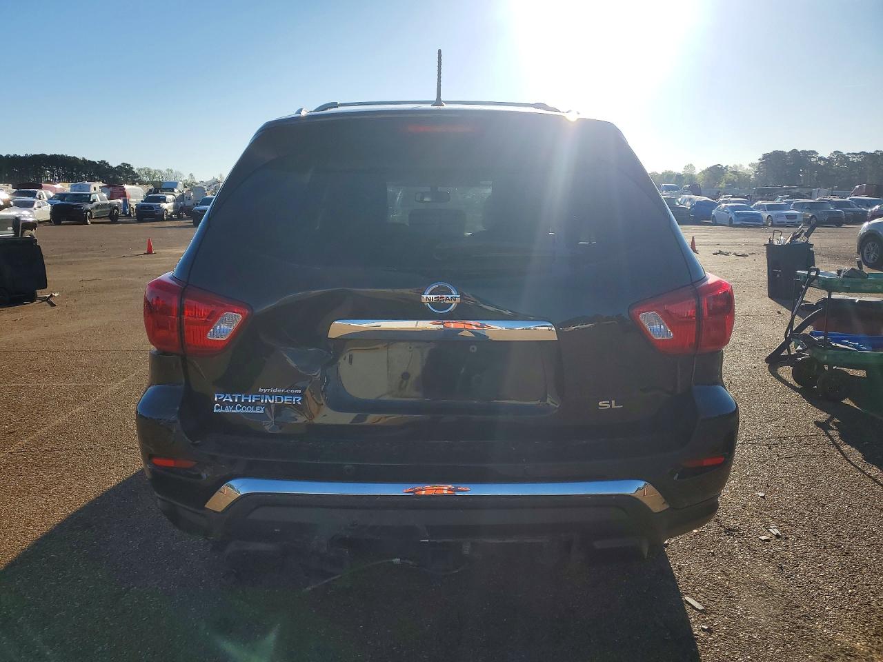 Nissan Pathfinder Sl